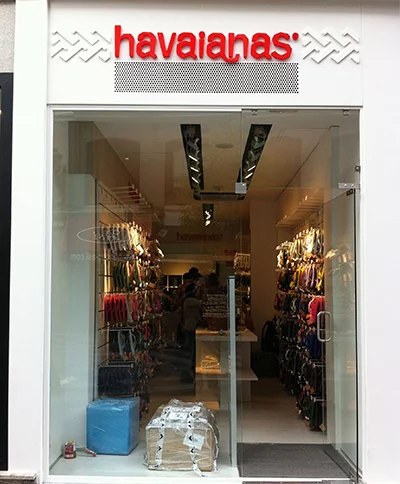 Fachadas de cristal en locales comerciales